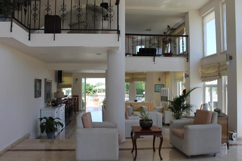 The Prince Inn Hotel & Villas Agios Georgios  Eksteriør bilde